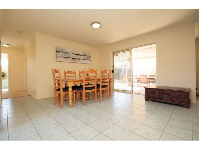 45 Azalea Cr, Fitzgibbon QLD 4018