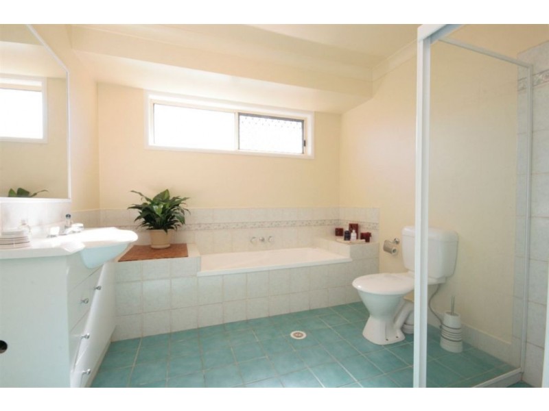 45 Azalea Cr, Fitzgibbon QLD 4018