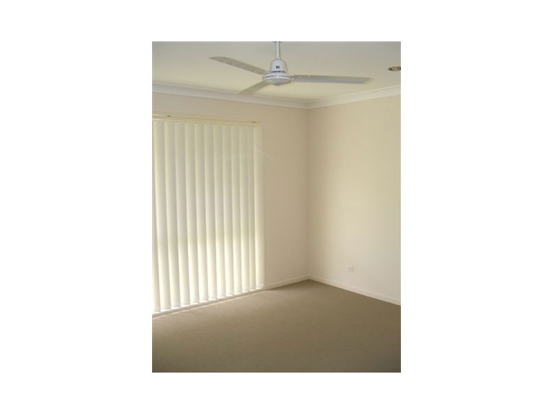 16 Ernestine Cct, Eagleby QLD 4207