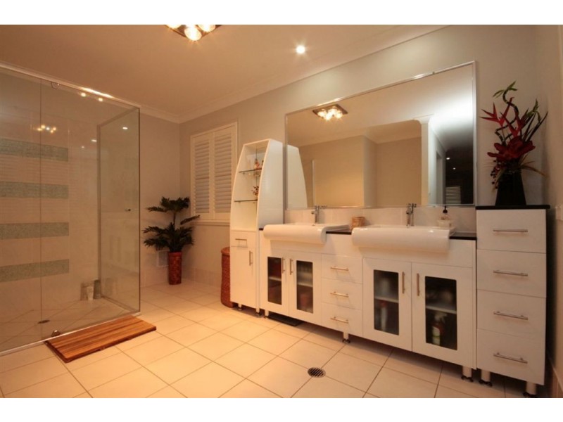 585 Robinson Road, Aspley QLD 4034