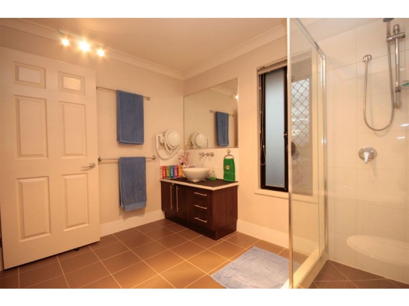 62 Caribou Cr, Fitzgibbon QLD 4018