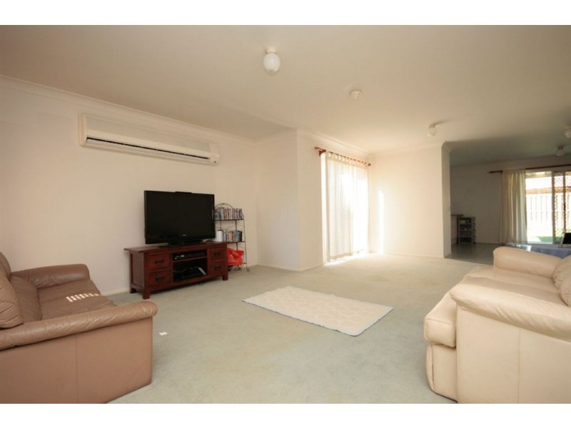 3 Azalea Crescent, Fitzgibbon QLD 4018