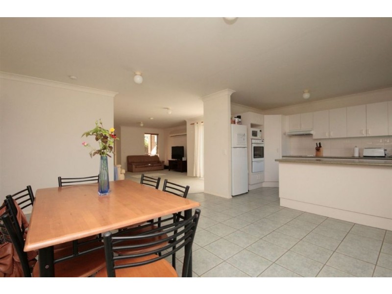 3 Azalea Crescent, Fitzgibbon QLD 4018