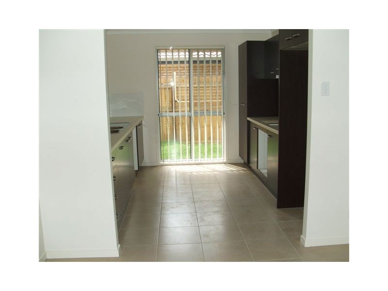 16 Ernestine Cct, Eagleby QLD 4207