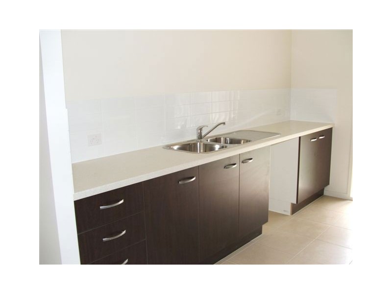 16 Ernestine Cct, Eagleby QLD 4207