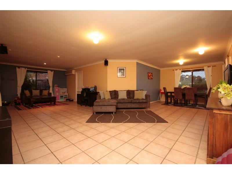 19 Jarrah Place, Fitzgibbon QLD 4018