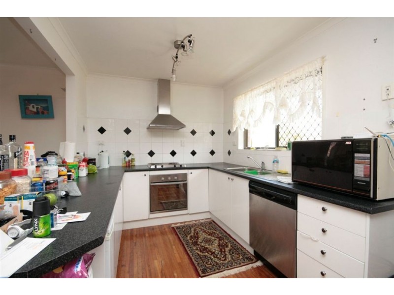 2 Folkstone Av, Albany Creek QLD 4035