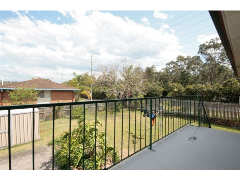 2 Folkstone Av, Albany Creek QLD 4035