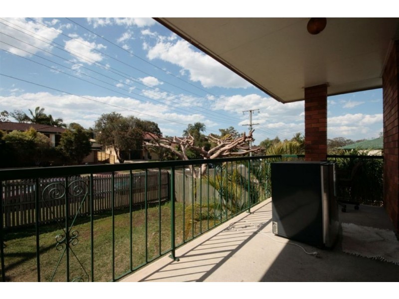 2 Folkstone Av, Albany Creek QLD 4035