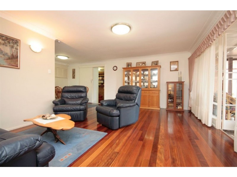 8 Dumaurier Street, Chermside QLD 4032