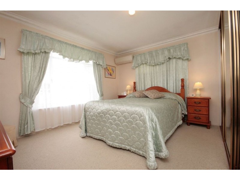 8 Dumaurier Street, Chermside QLD 4032