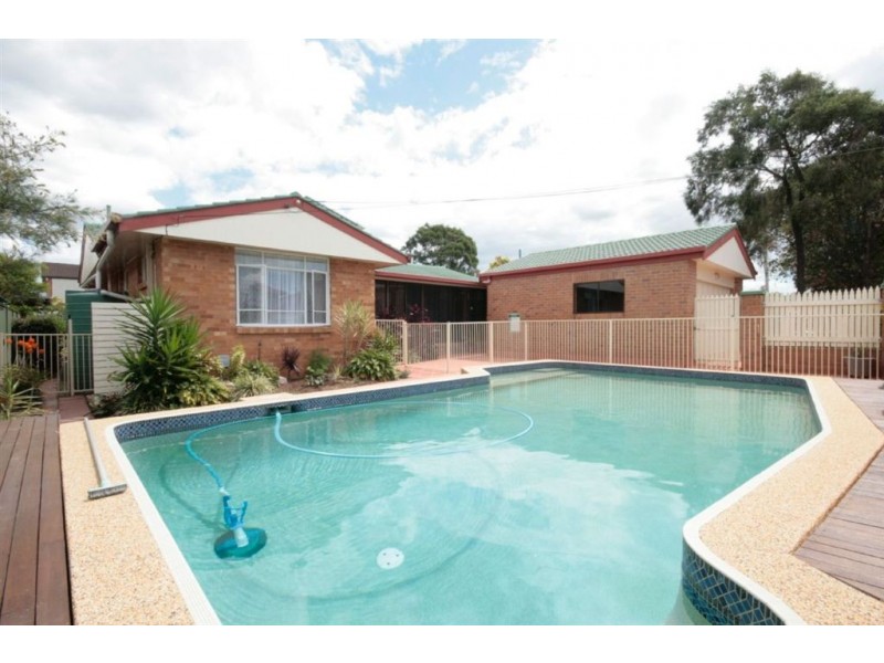 8 Dumaurier Street, Chermside QLD 4032