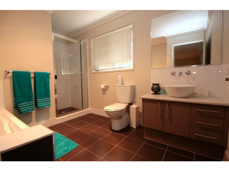 73 Caribou Cr, Fitzgibbon QLD 4018