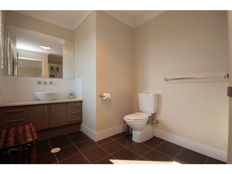 73 Caribou Cr, Fitzgibbon QLD 4018