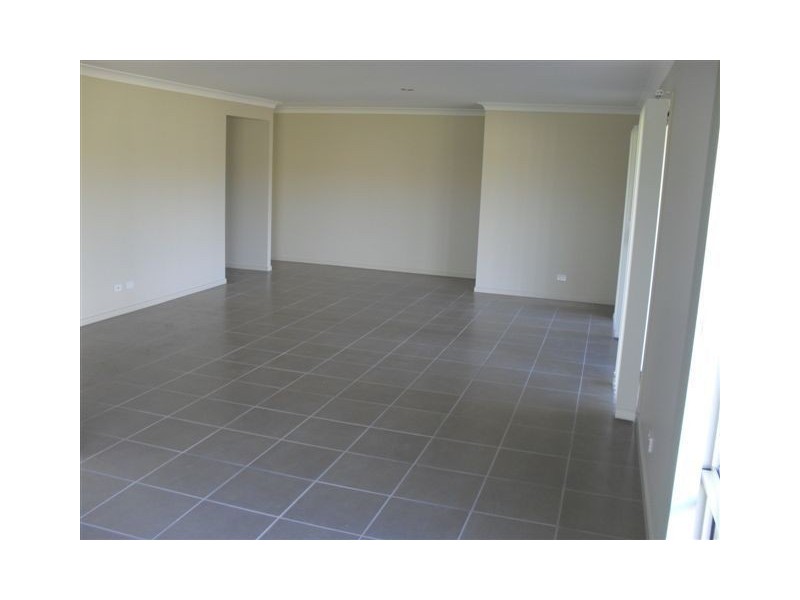 4 Apache Street, Dakabin QLD 4503