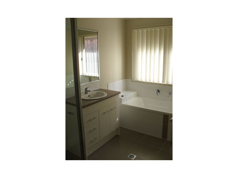 4 Apache Street, Dakabin QLD 4503