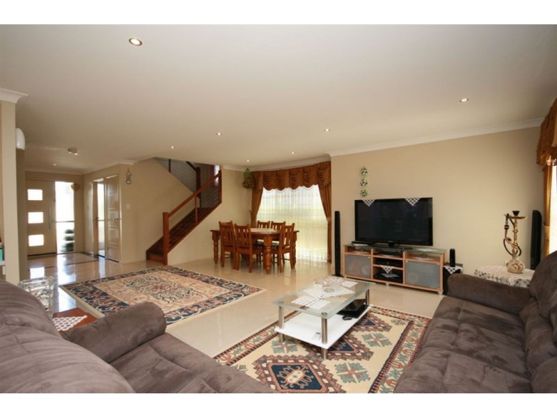 33 Caribou Cr, Fitzgibbon QLD 4018