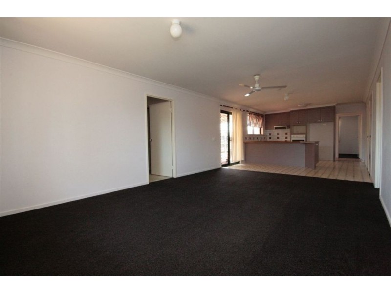 16 Silkyoak Cct, Fitzgibbon QLD 4018