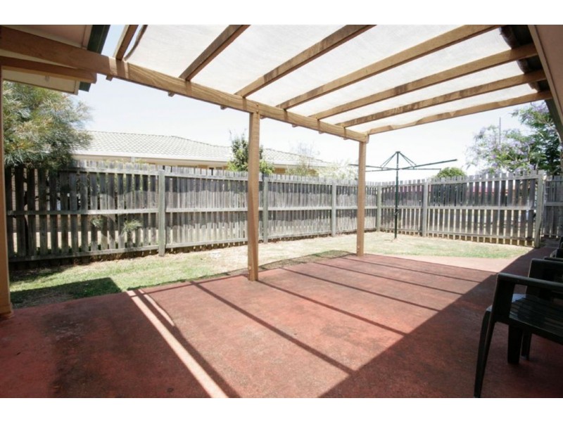 16 Silkyoak Cct, Fitzgibbon QLD 4018