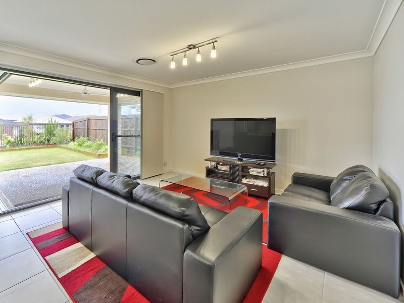 32 Nutmeg Drive, Griffin QLD 4503