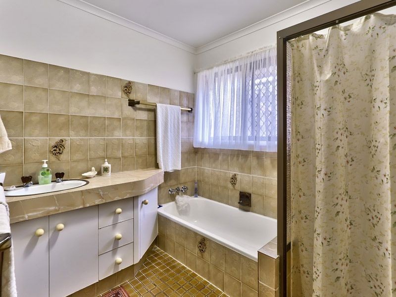 27 Treviso Street, Carseldine QLD 4034