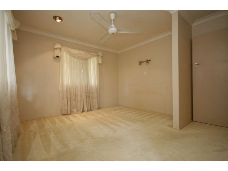 7 Euratha St, Stafford Heights QLD 4053