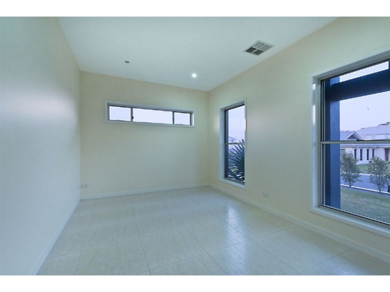 3 Belvista Place, Bridgeman Downs QLD 4035