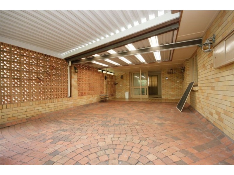 7 Euratha St, Stafford Heights QLD 4053