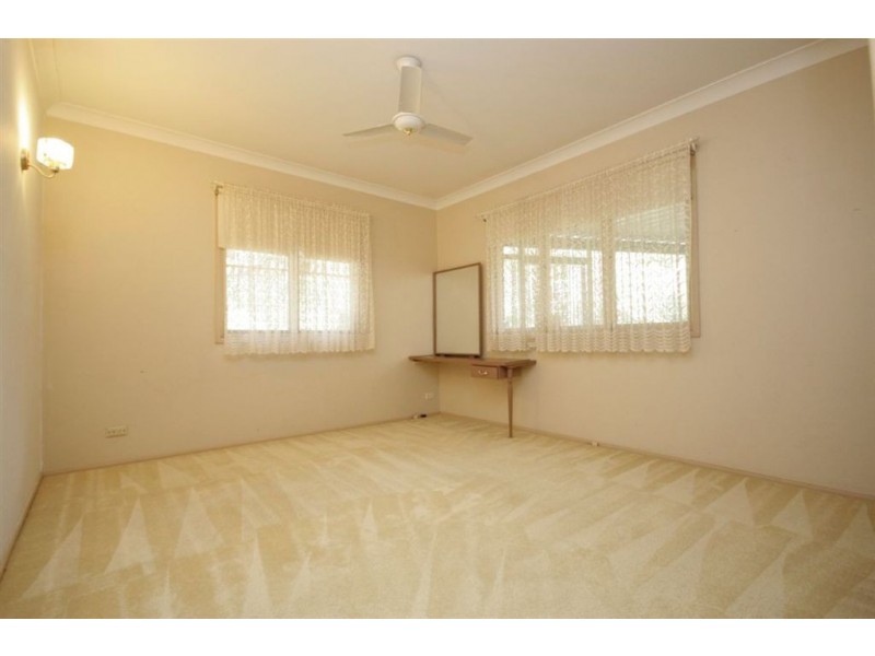 7 Euratha St, Stafford Heights QLD 4053