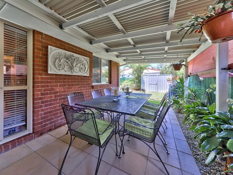 19 Manitoba Place, Wavell Heights QLD 4012