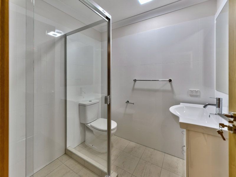 1-2/26 Sparkes Street, Chermside QLD 4032