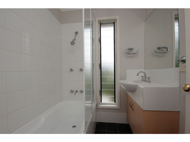 1/15 Austin St, Wavell Heights QLD 4012