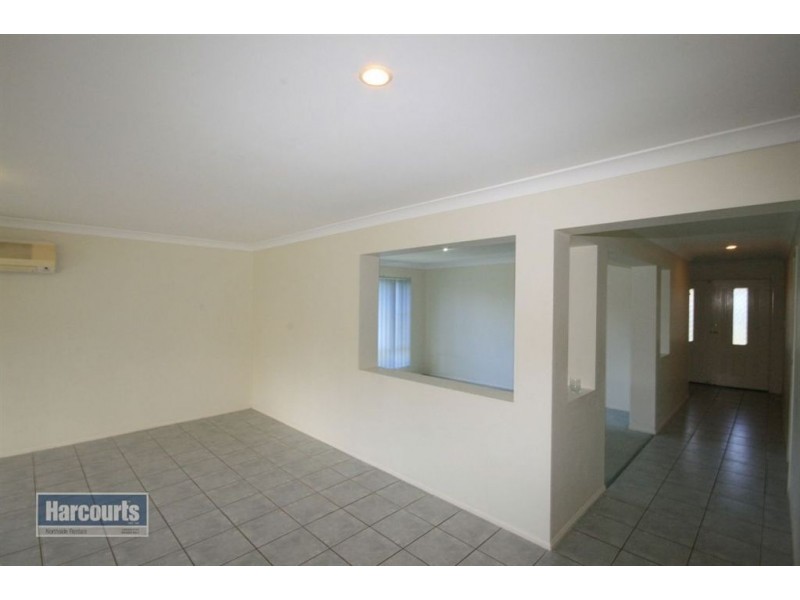 16 Grevillea Pl, Bridgeman Downs QLD 4035