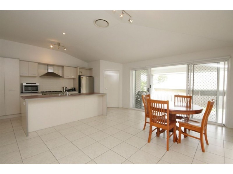 2 Hedge Court, Aspley QLD 4034