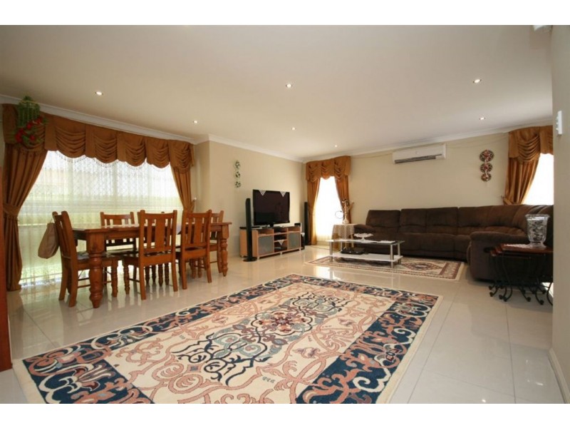 33 Caribou Crescent, Fitzgibbon QLD 4018