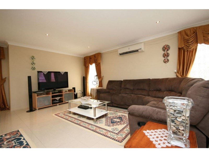 33 Caribou Crescent, Fitzgibbon QLD 4018