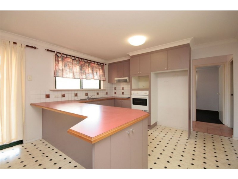 16 Silkoak Cct, Fitzgibbon QLD 4018