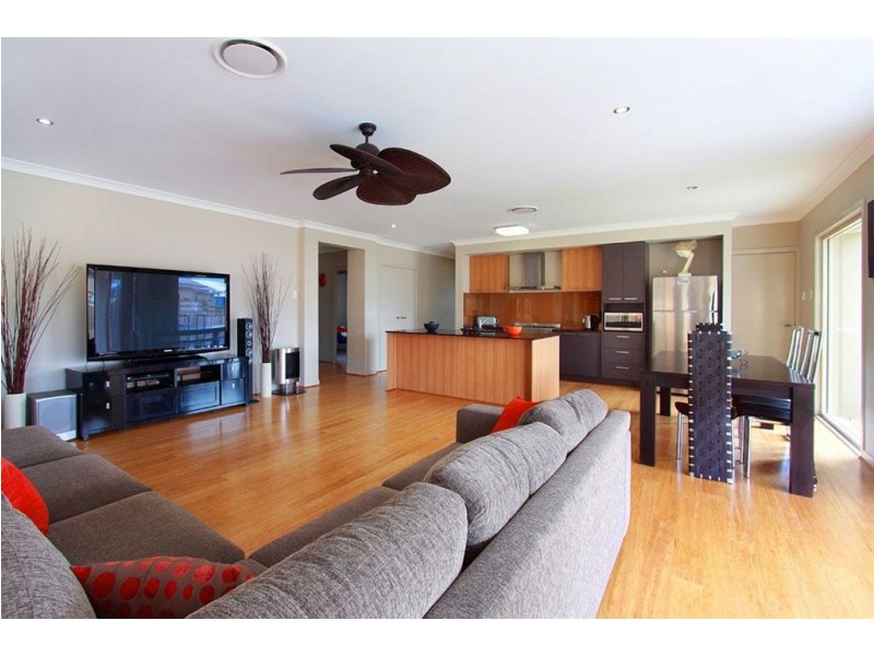 16 Corella Crescent, Warner QLD 4500
