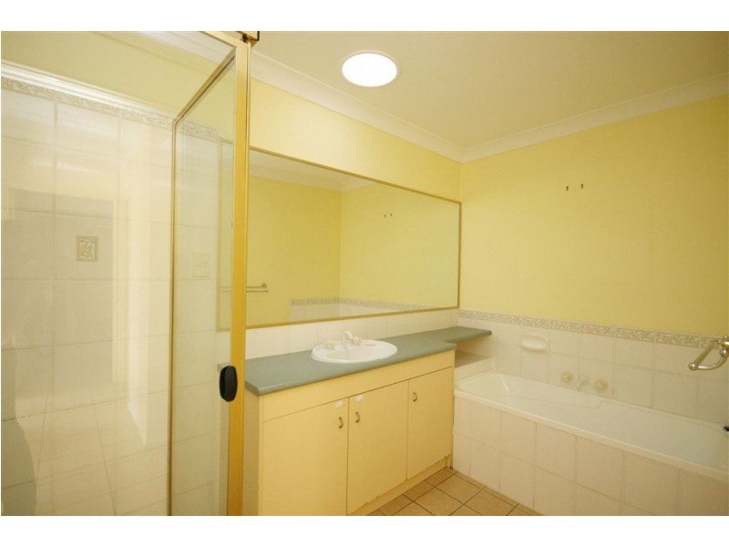 6 Grevillea Place, Bridgeman Downs QLD 4035