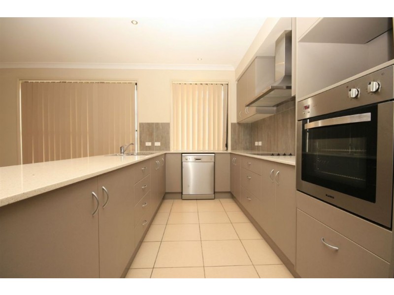 10 Cassia St, Bridgeman Downs QLD 4035