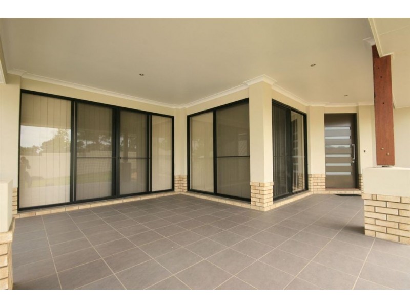 10 Cassia St, Bridgeman Downs QLD 4035