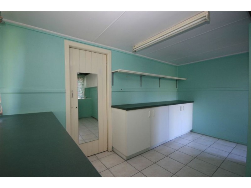 8 Eastbourne St, Chermside West QLD 4032