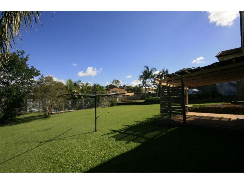 8 Eastbourne St, Chermside West QLD 4032