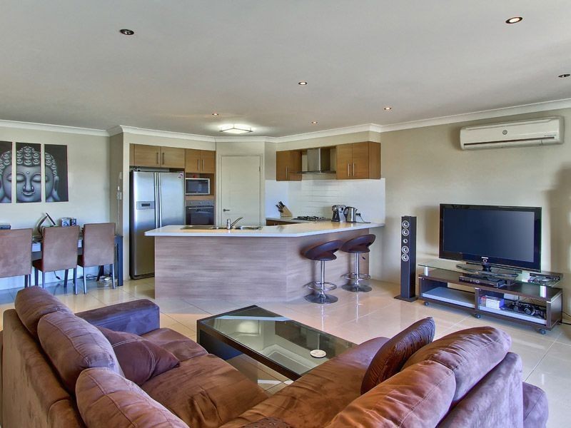 67 Caribou Cr, Fitzgibbon QLD 4018