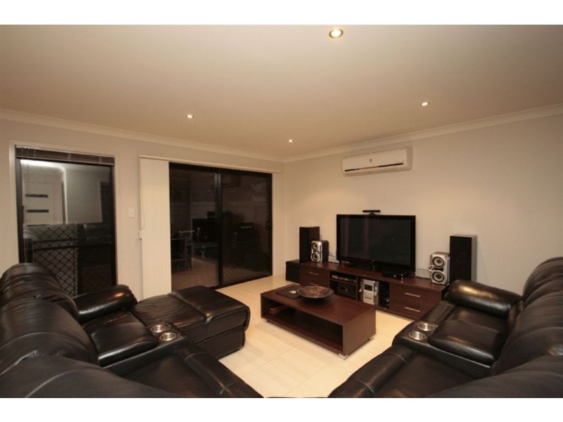 62 Caribou Cr, Fitzgibbon QLD 4018