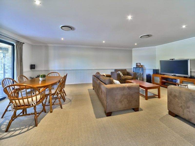11 Grandis Court, Cashmere QLD 4500