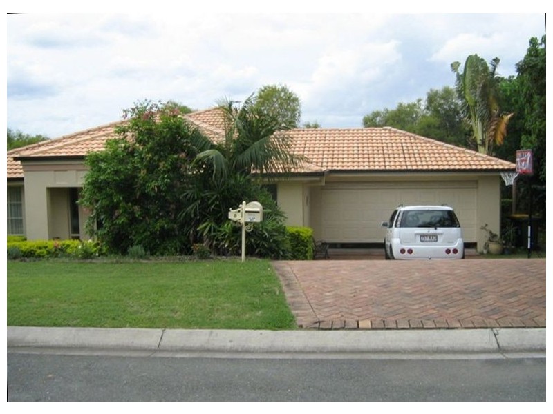 8 Brigalow Cl, Bridgeman Downs QLD 4035