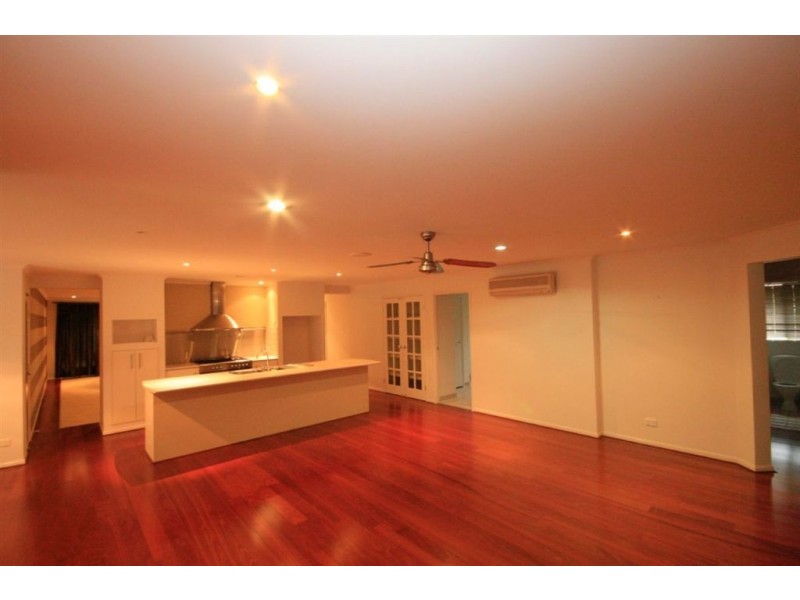 8 Brigalow Cl, Bridgeman Downs QLD 4035