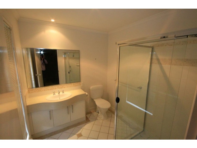 8 Brigalow Cl, Bridgeman Downs QLD 4035