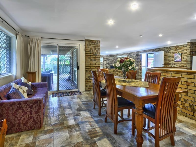 11 Sharon Ct, Albany Creek QLD 4035